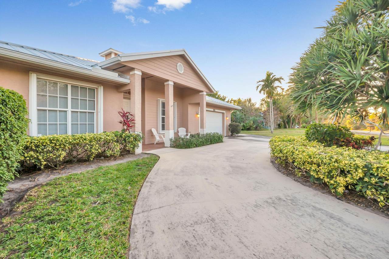 5218 Major Way - Photo 1