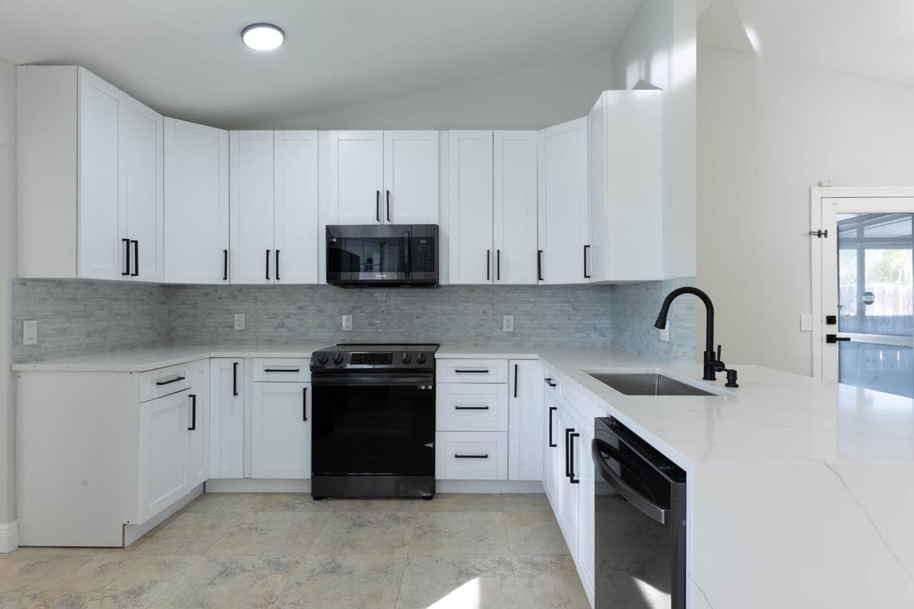 5112 El Claro Circle - Photo 1