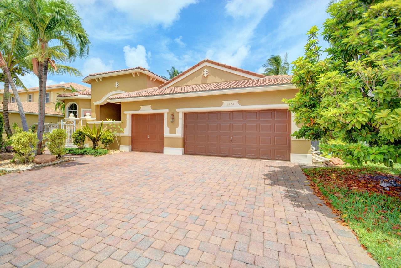 6934 Finamore Circle - Photo 1
