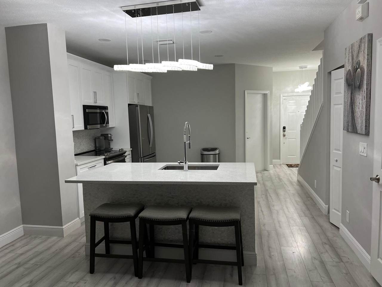 9800 Lago Drive - Photo 1