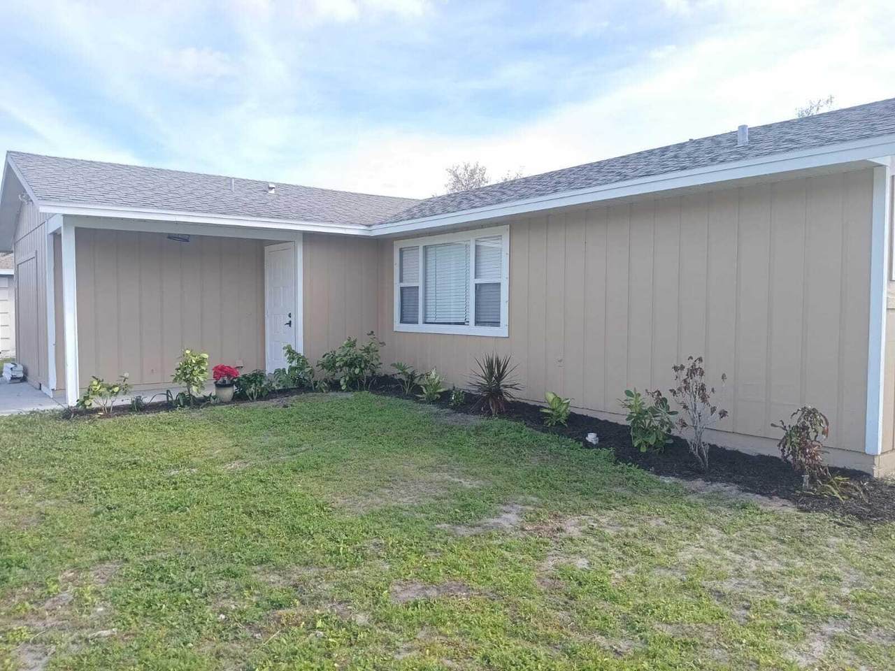 1142 Goodman Avenue - Photo 1
