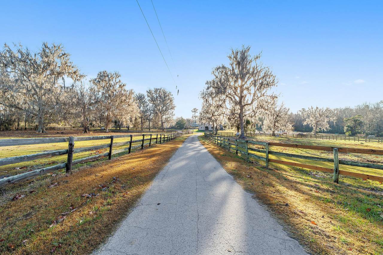 17000 Highway 225 - Photo 1