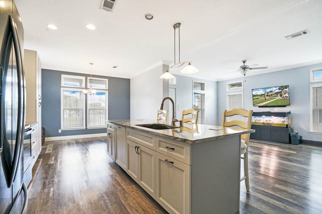 124 Plantation Boulevard - Photo 1