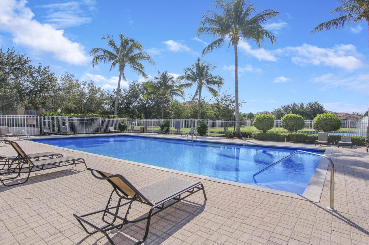 181 Palm Drive - Photo 1