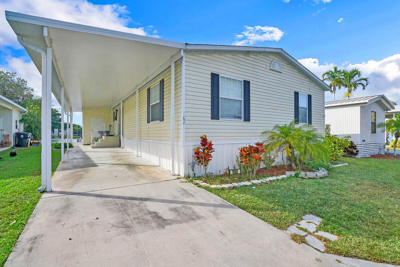 162 Plantation Boulevard - Photo 1