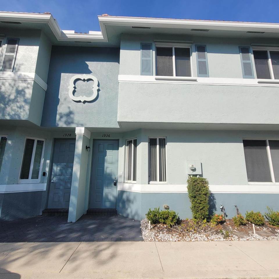1926 Alamanda Way - Photo 1