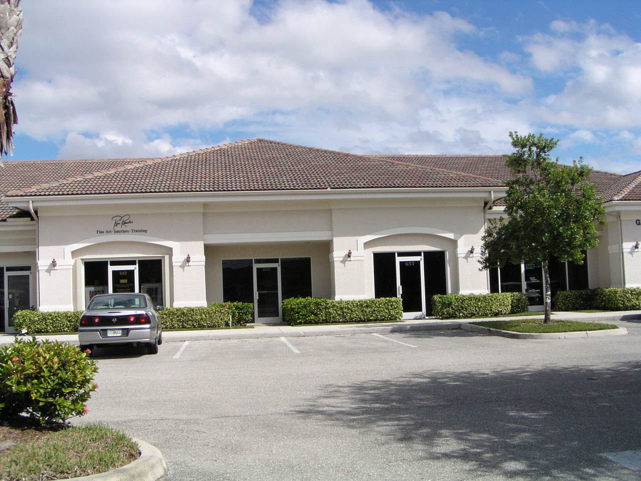 657 Central Parkway - Photo 1