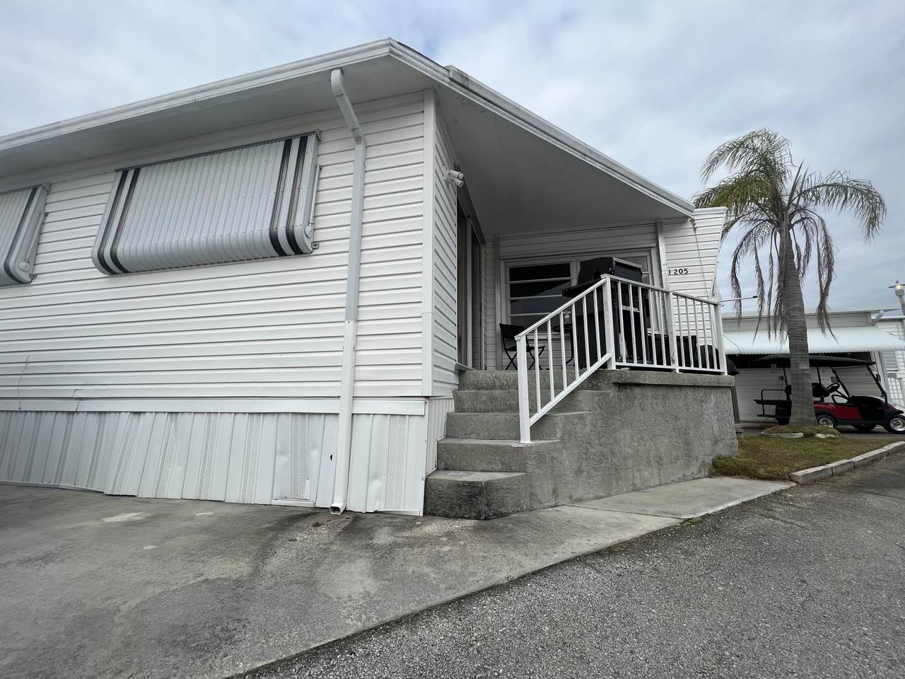 205 Palm Drive - Photo 1