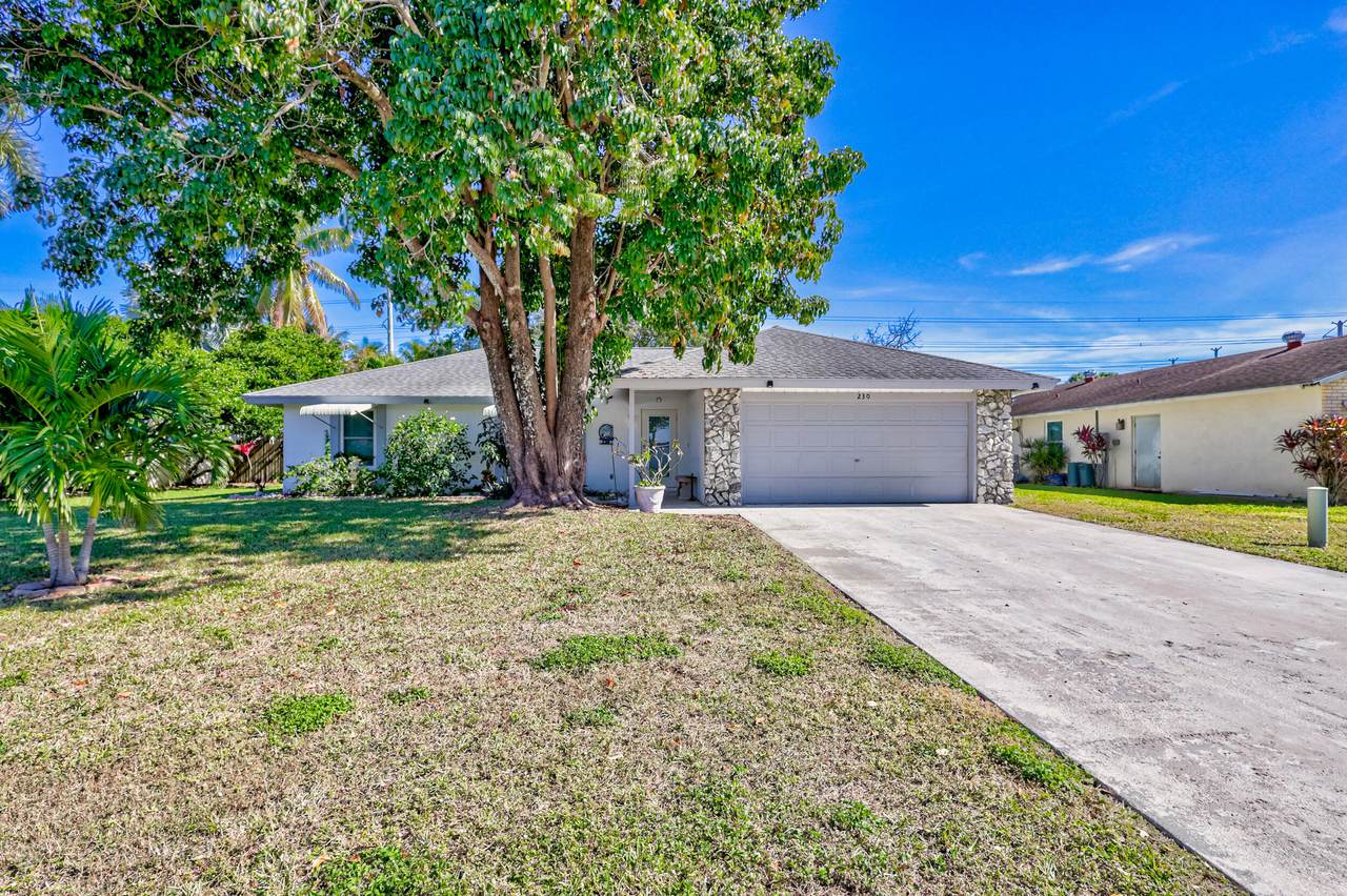 230 Sandpiper Ave - Photo 1