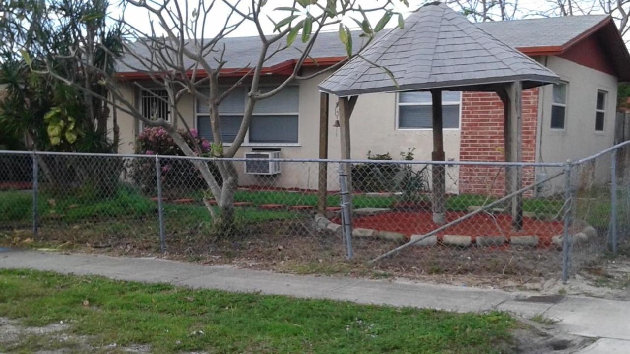 831 52nd Street - Photo 1
