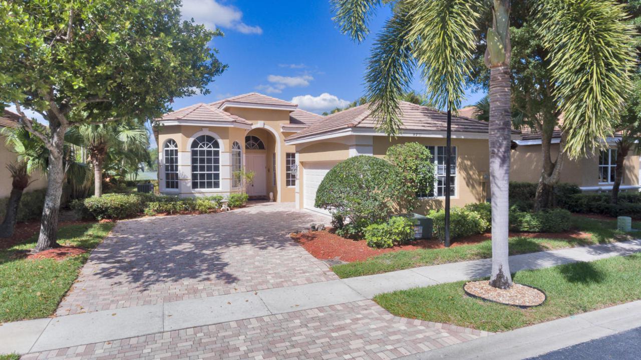 4211 Imperial Isle Drive - Photo 1