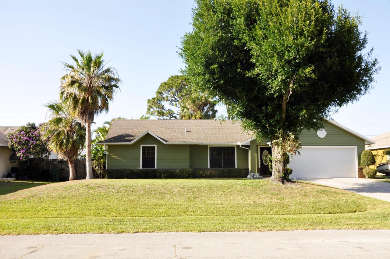 1085 Barbarosa Avenue - Photo 1