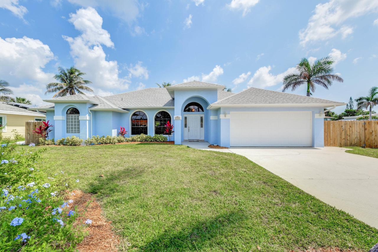 1934 Cypress Avenue - Photo 1