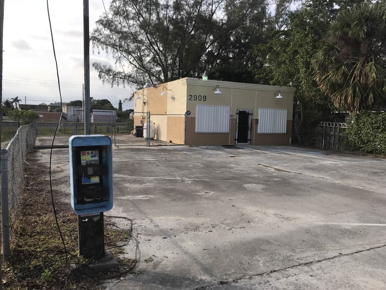 2909 Avenue J - Photo 1