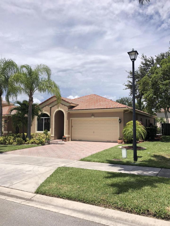 4245 Banyan Trails Drive - Photo 1