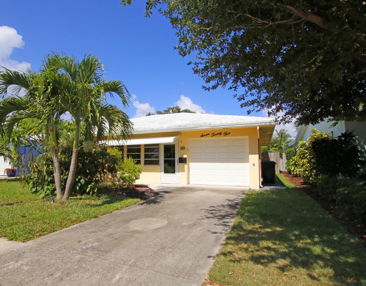 725 Lakeside Drive - Photo 1