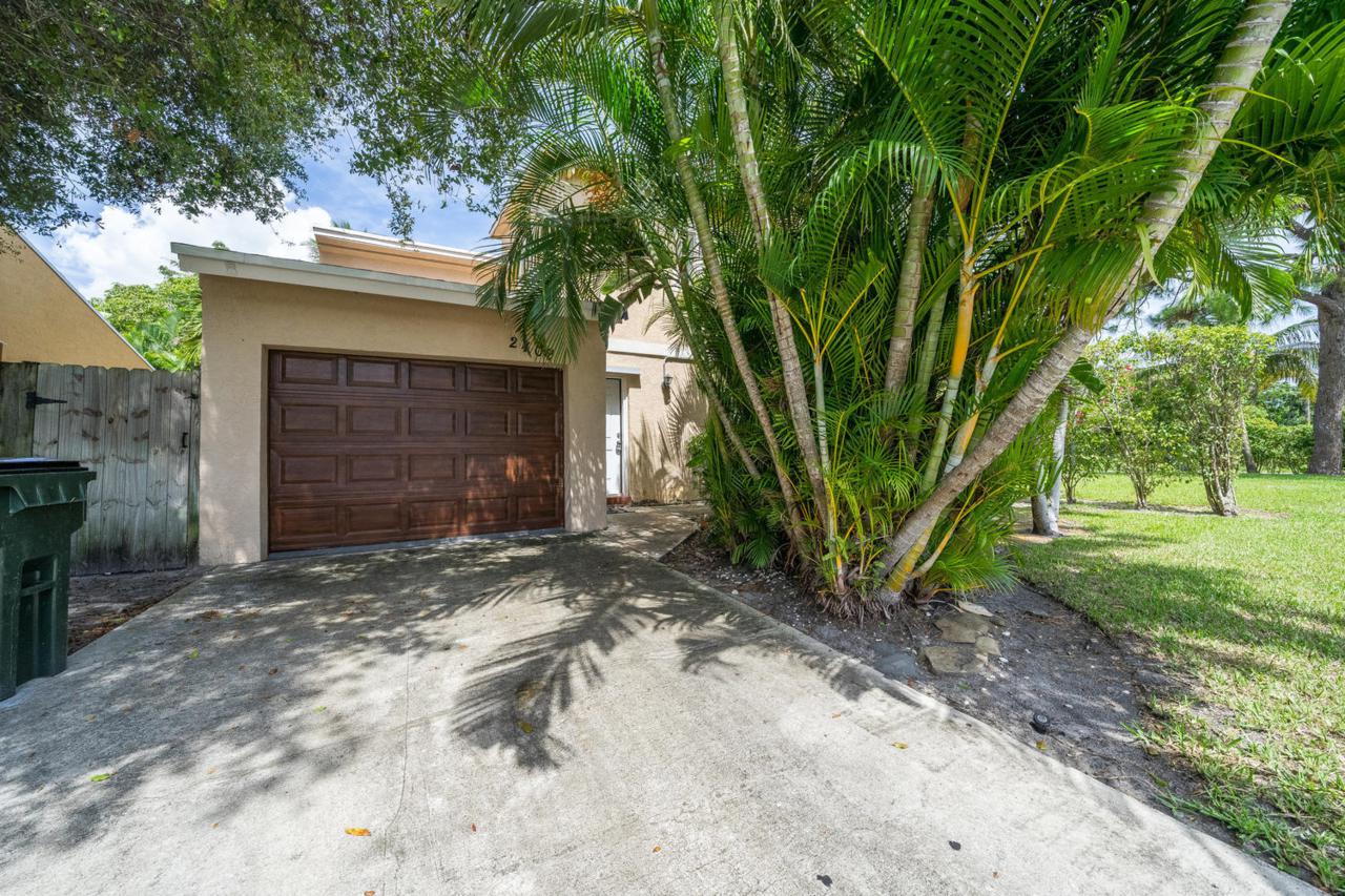 2409 Sundy Avenue - Photo 1