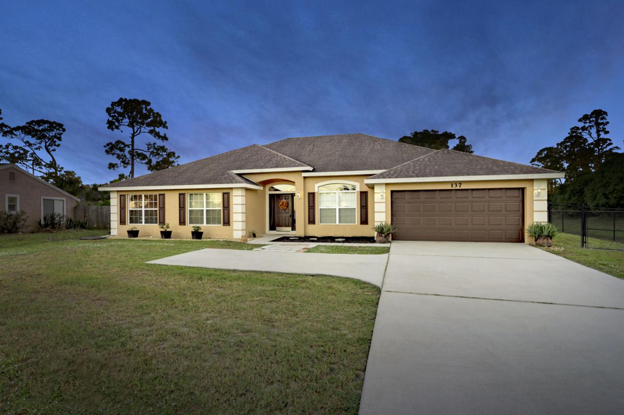 137 Tulip Boulevard - Photo 1