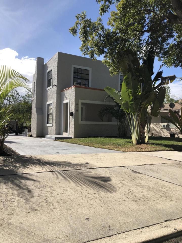 910 39 Court - Photo 1