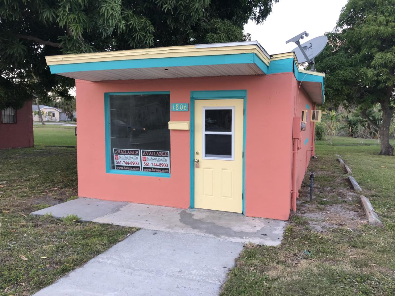 1806 Avenue D - Photo 1