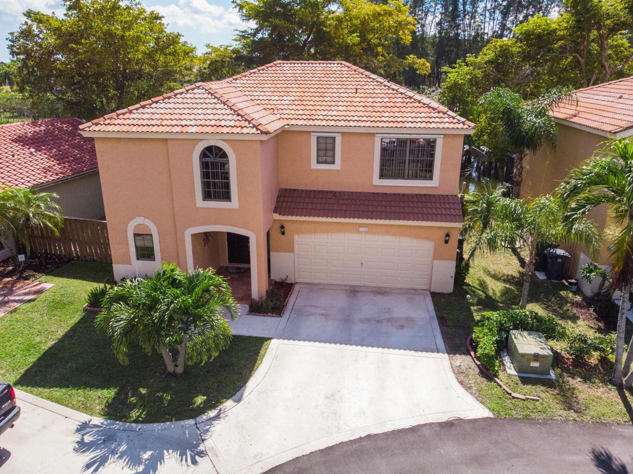 1720 Shoreside Circle - Photo 1