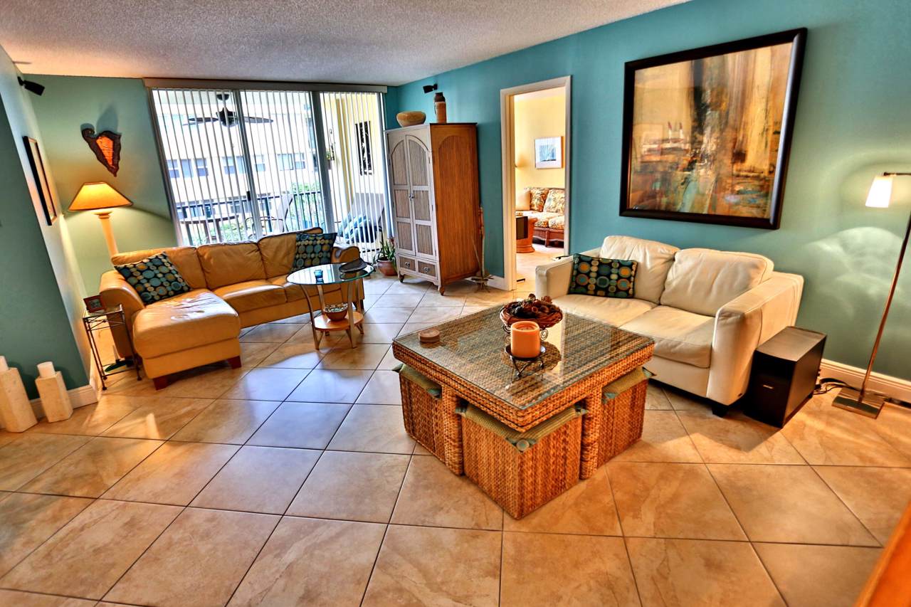 1238 Hillsboro Mile - Photo 1
