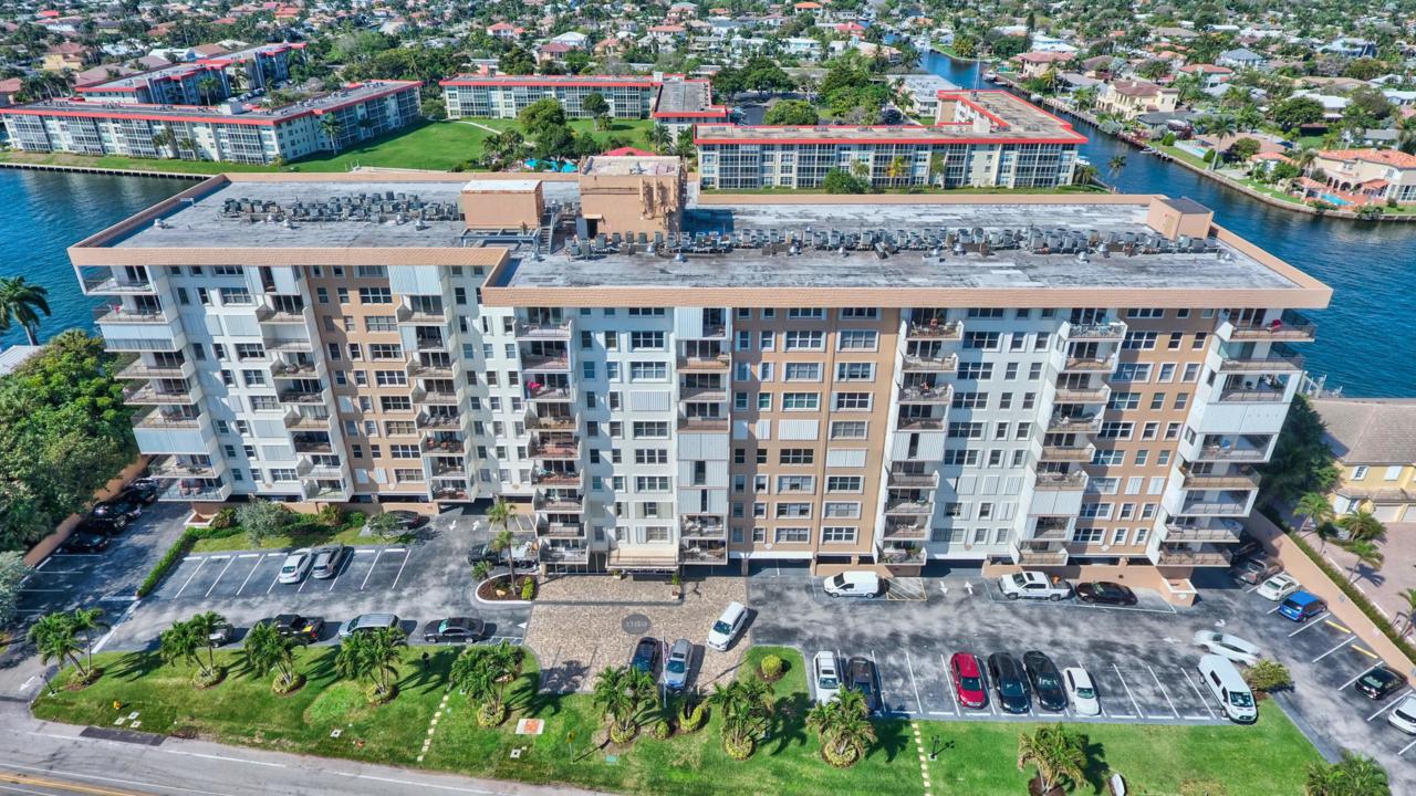 1150 Hillsboro Mile - Photo 1