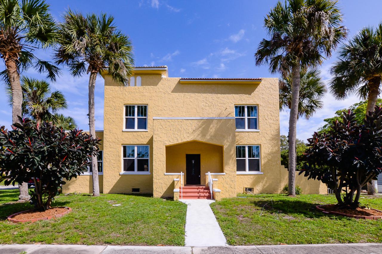 604 Beach Court - Photo 1