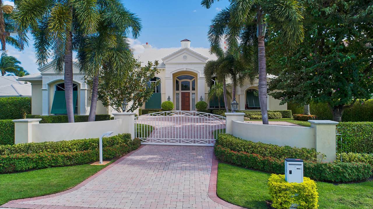 219 Palm Trail - Photo 1