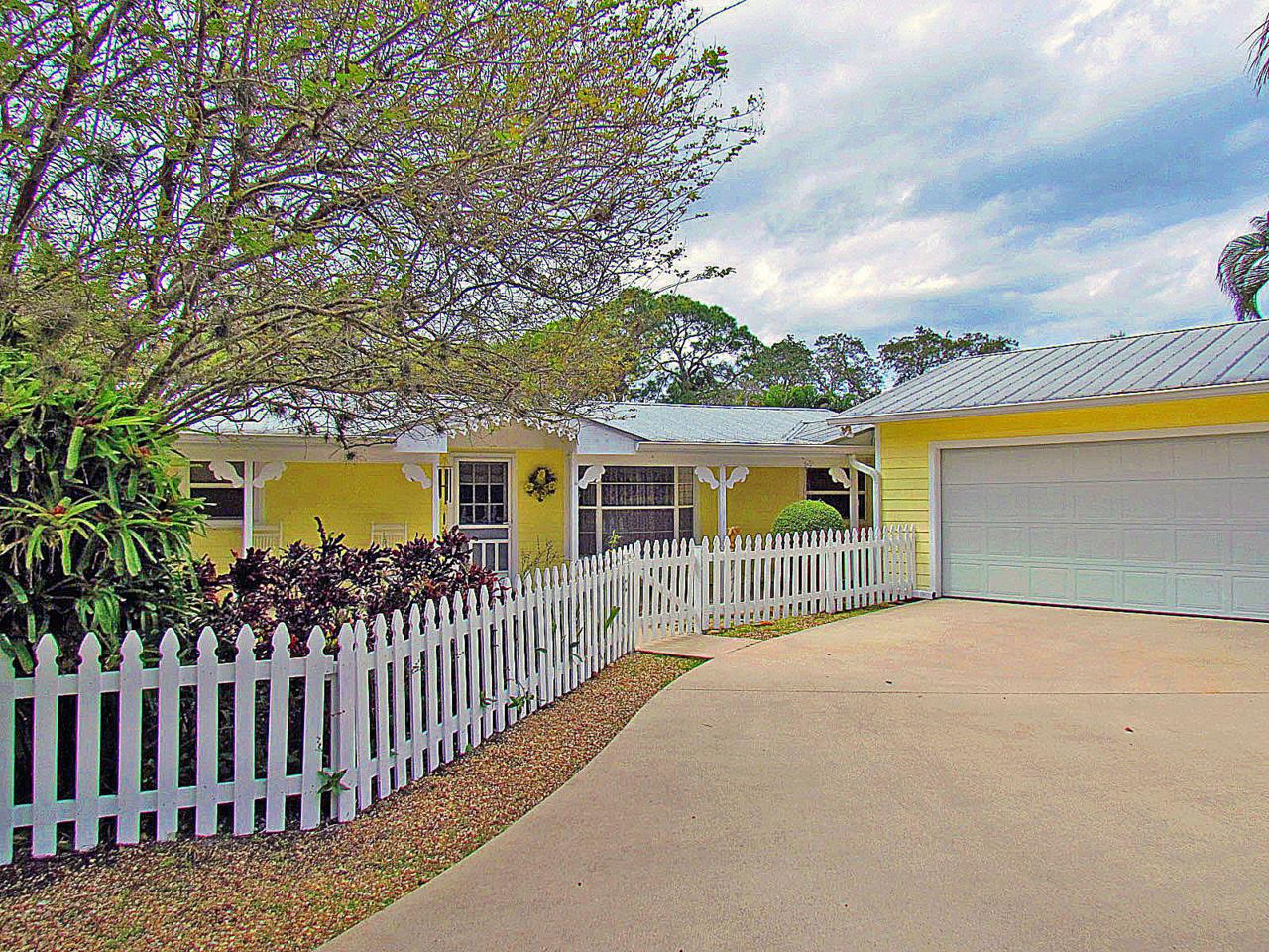 1242 Knollwood Drive - Photo 1