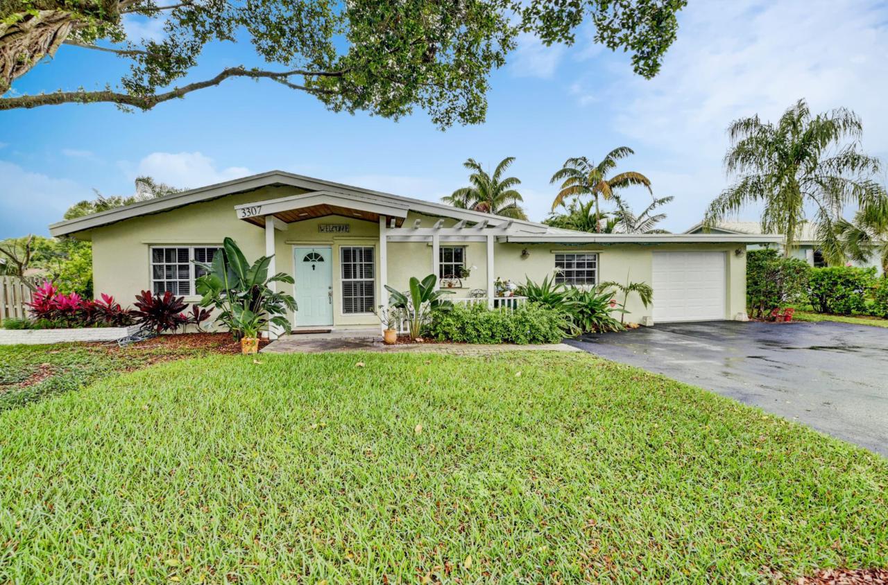 3307 Fernwood Drive - Photo 1
