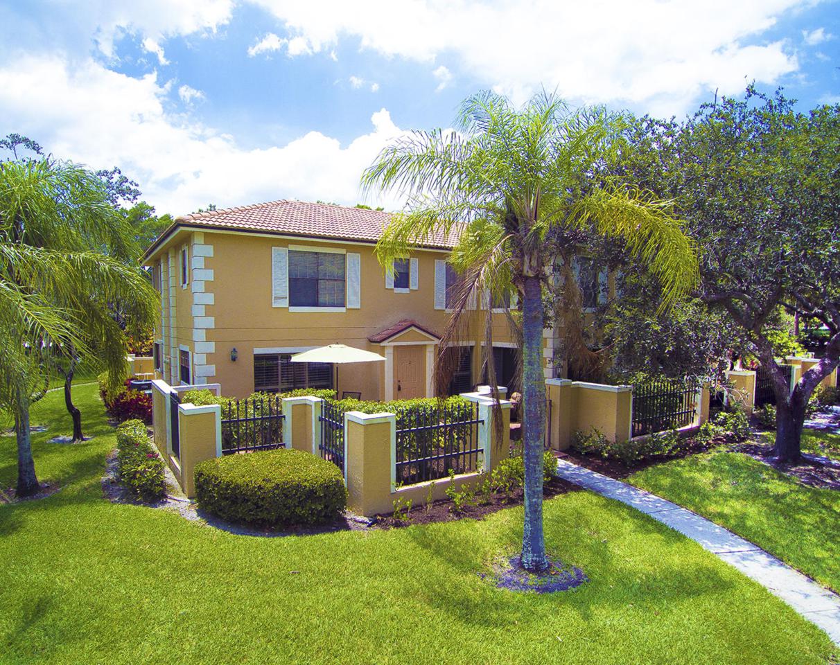 377 Prestwick Lane - Photo 1