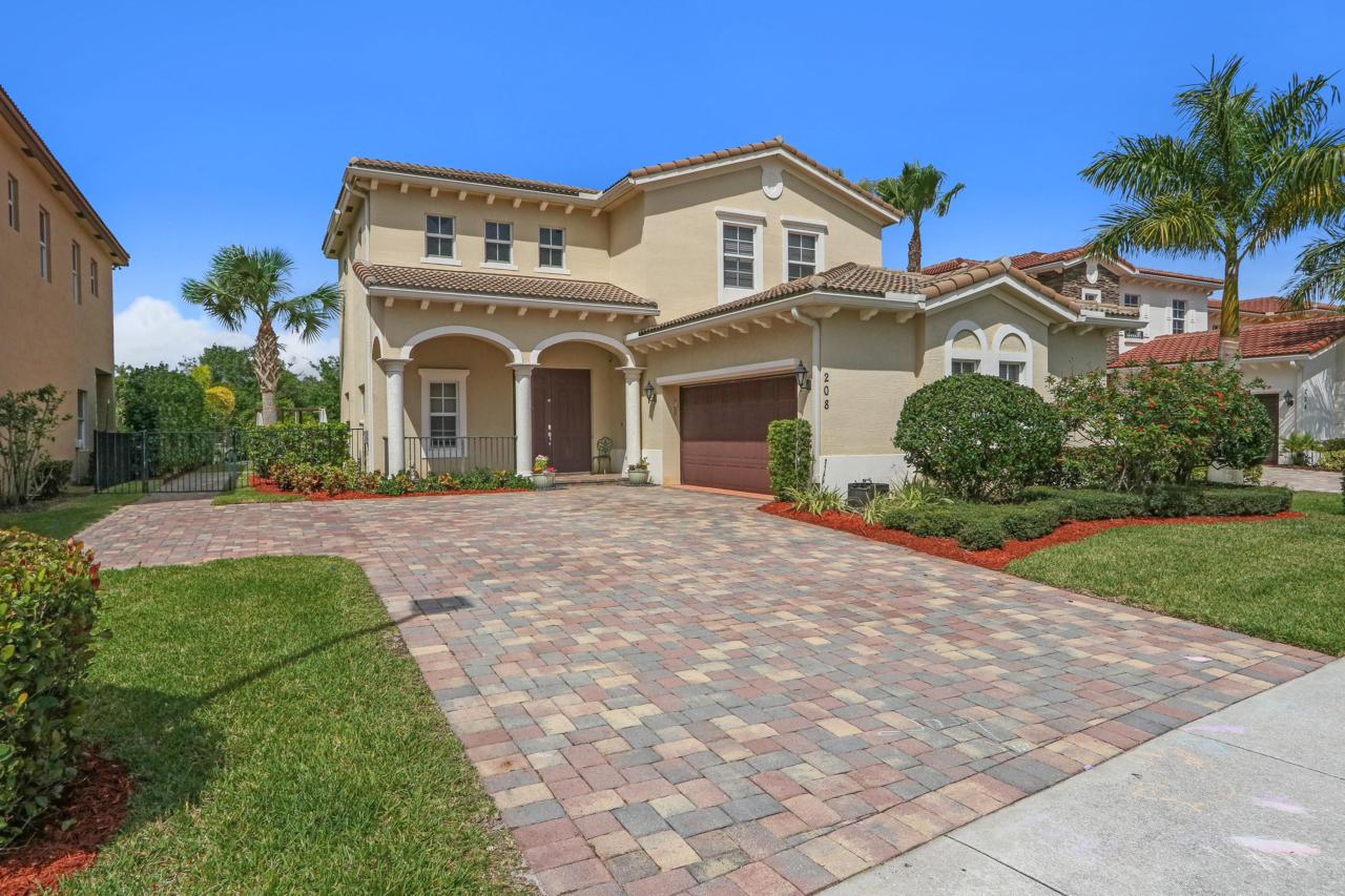208 Andros Harbour Place - Photo 1