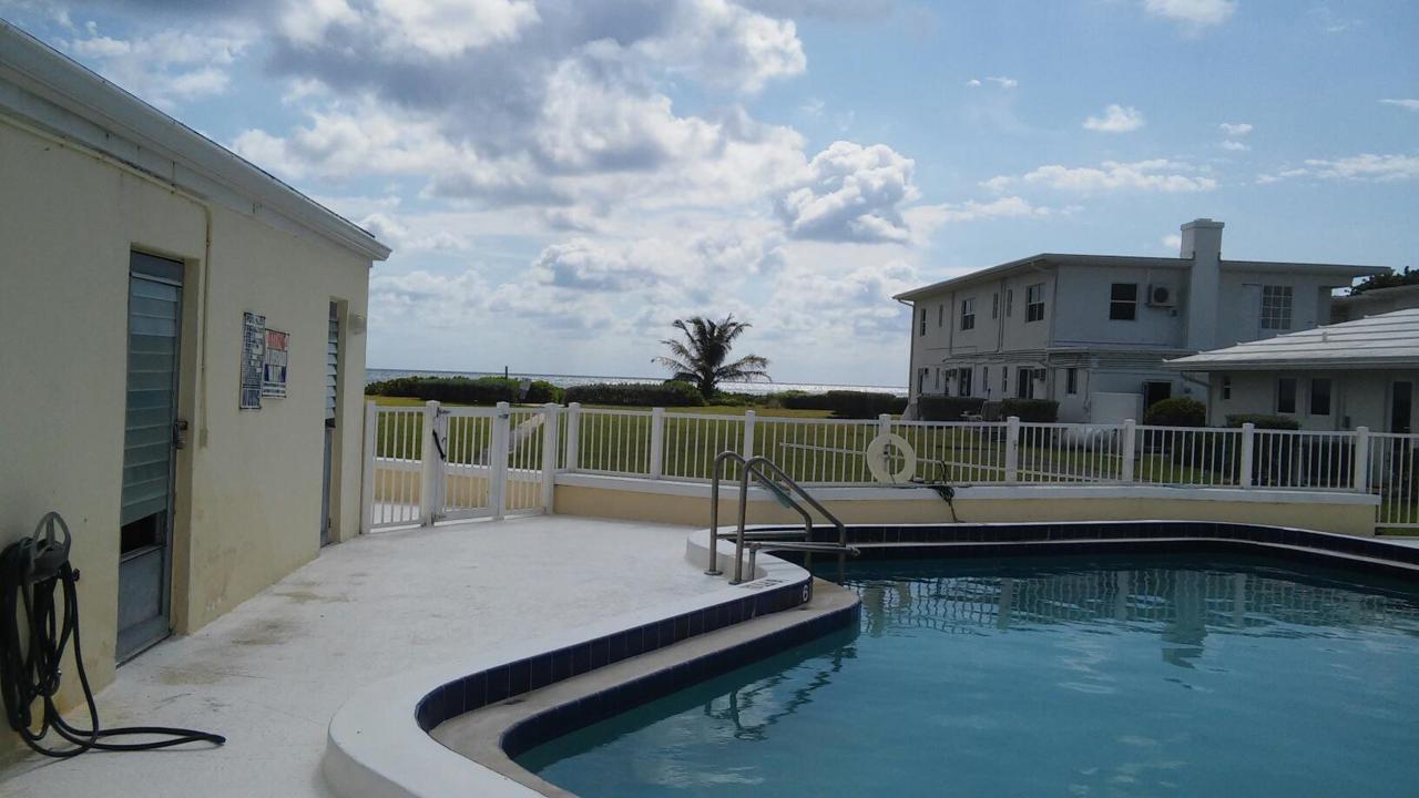 1189 Hillsboro Mile - Photo 1