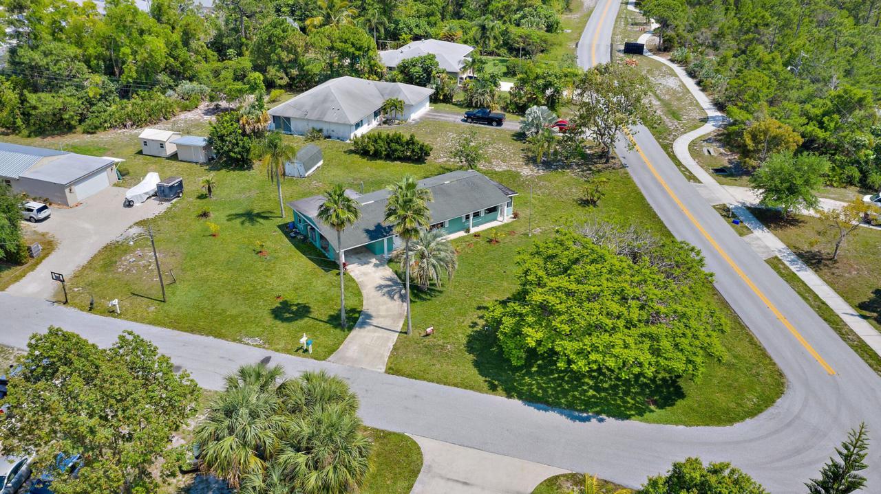8415 Boxwood Lane - Photo 1