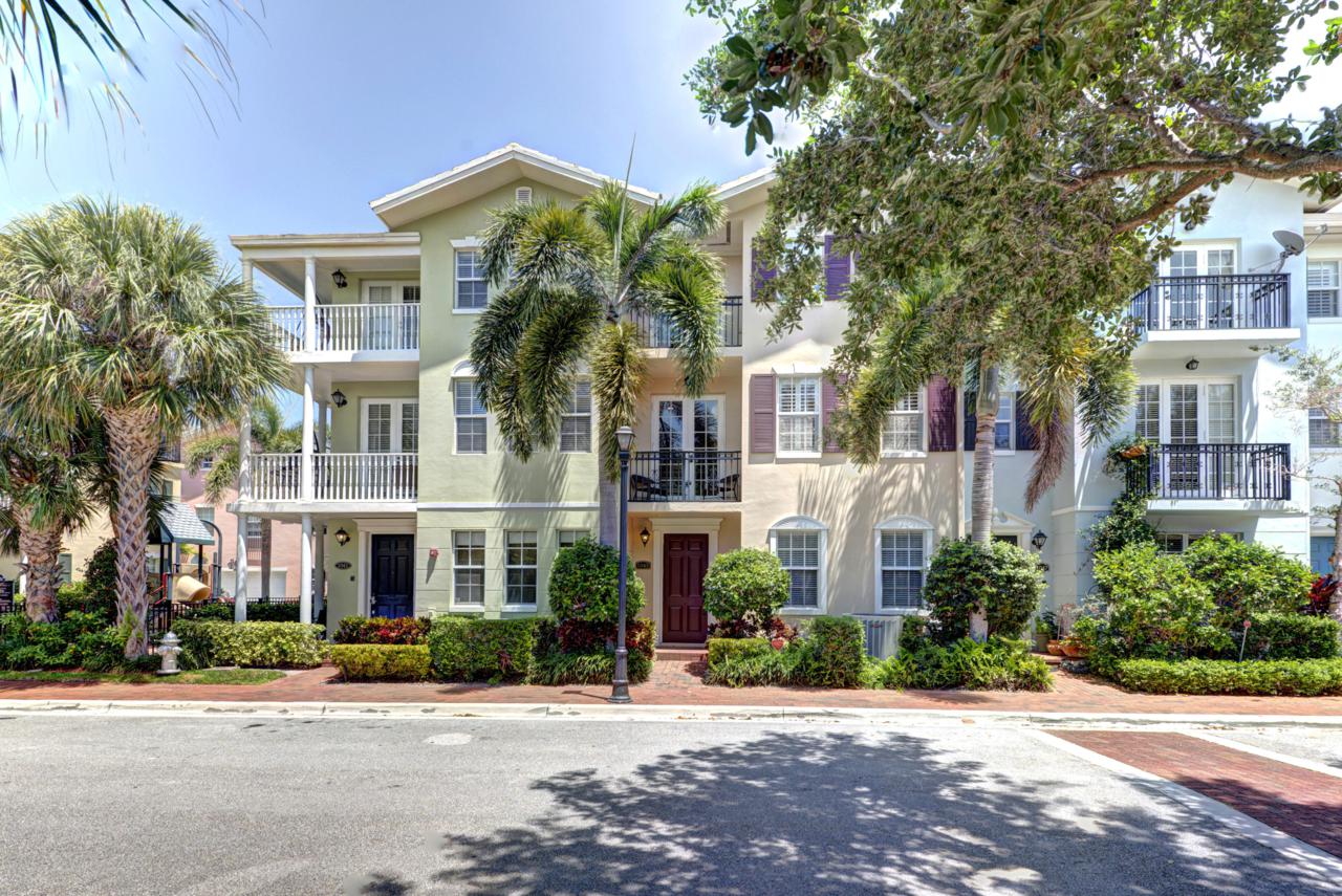 1043 Heritage Club Circle - Photo 1