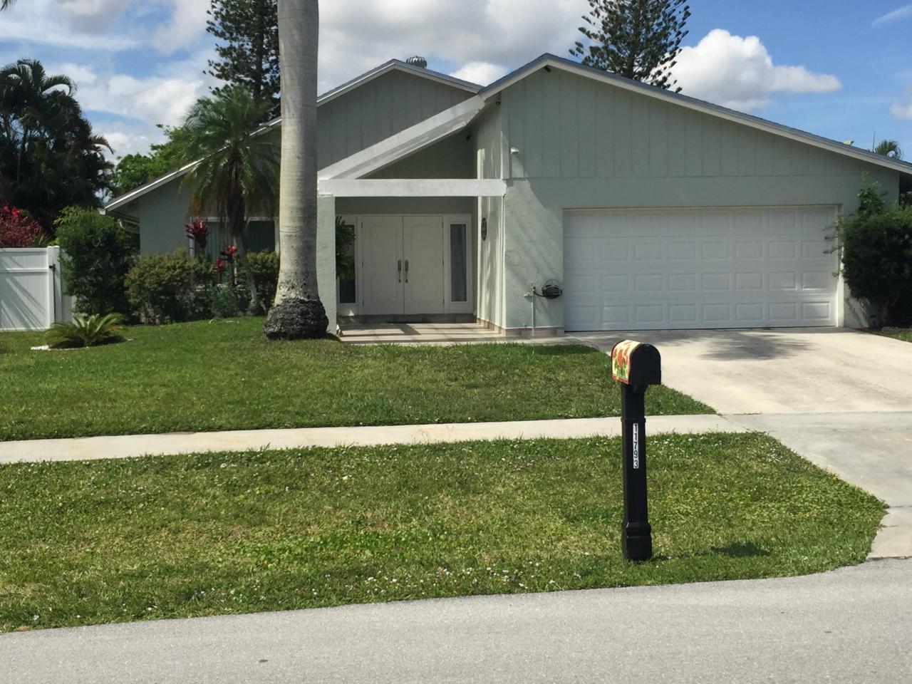11793 Inverness Circle - Photo 1