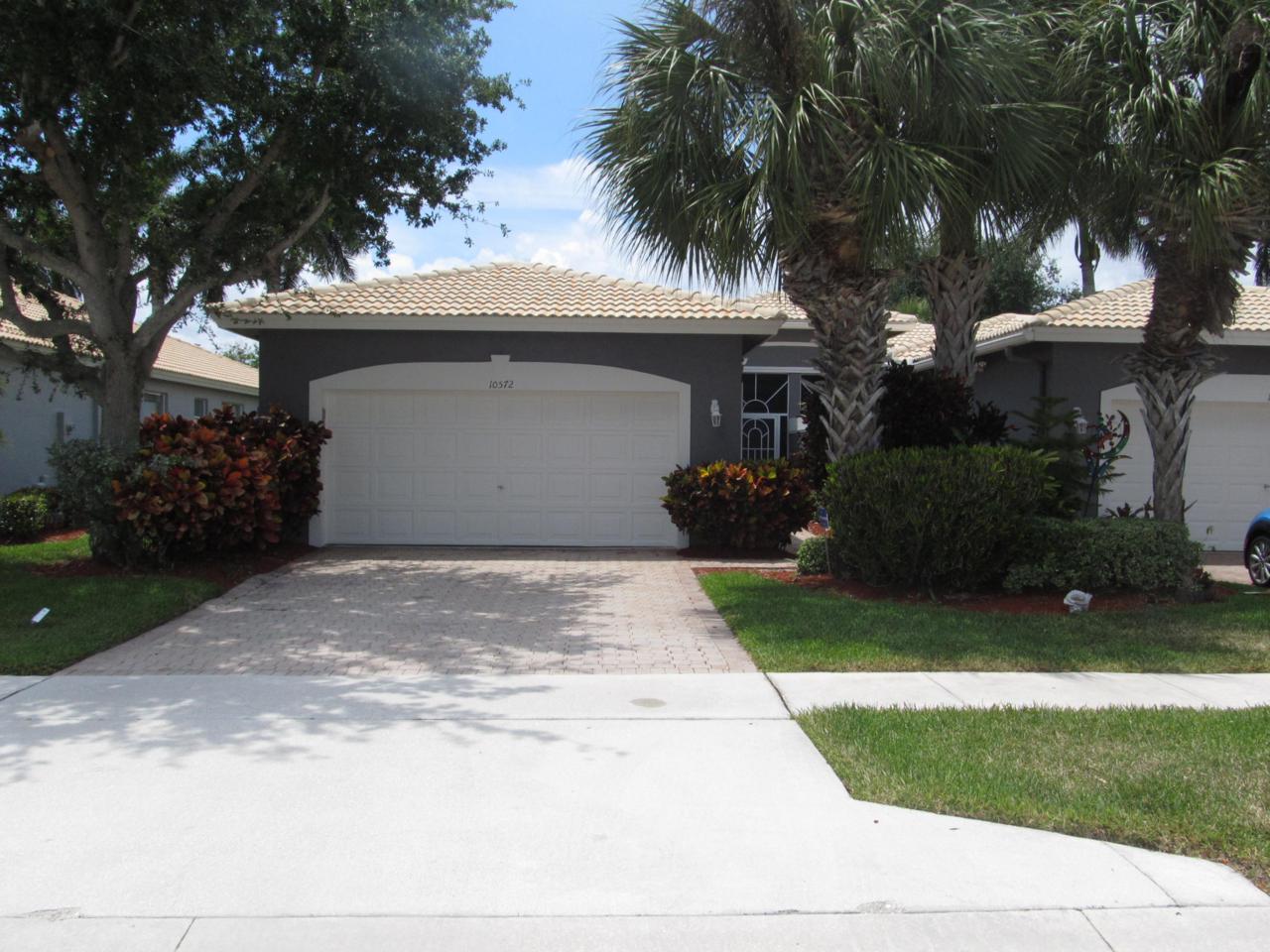10572 Royal Caribbean Circle - Photo 1