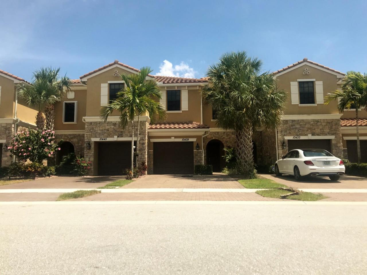 10439 Wellington Parc Drive - Photo 1