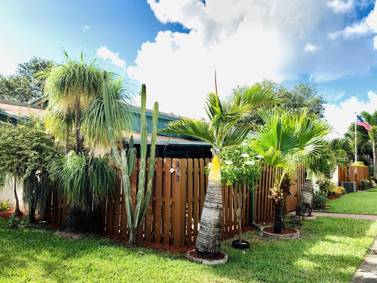1041 Manor Drive - Photo 1