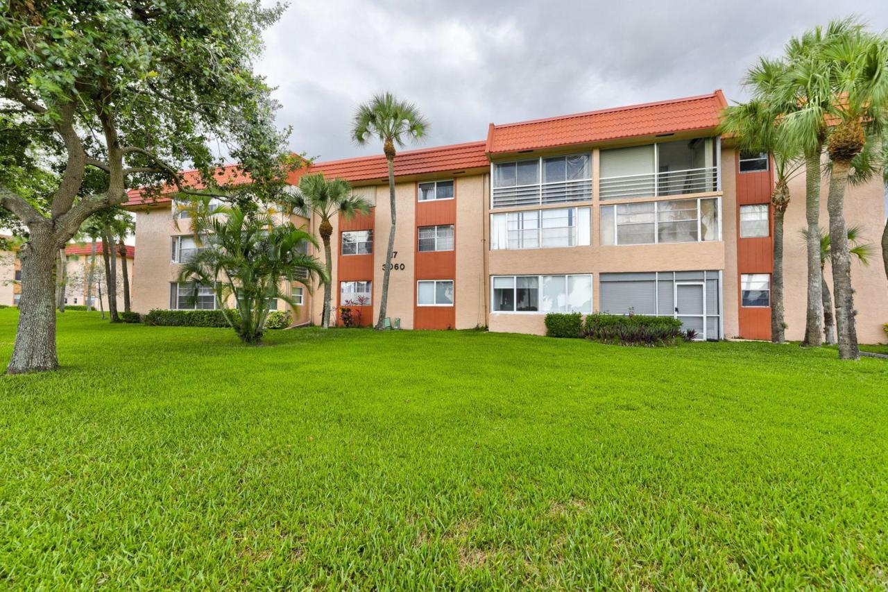 3060 Holiday Springs Boulevard - Photo 1