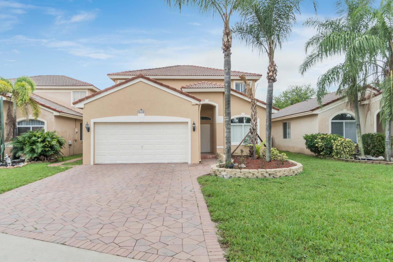 5002 Pebblebrook Terrace - Photo 1