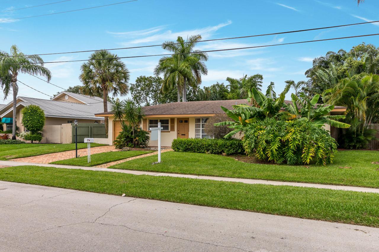 941 8th Street - Photo 1