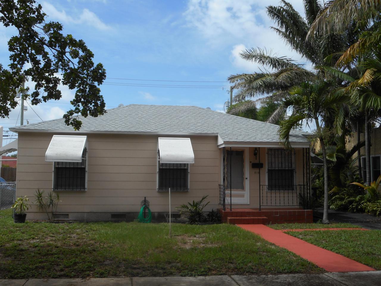 816 Avon Road - Photo 1