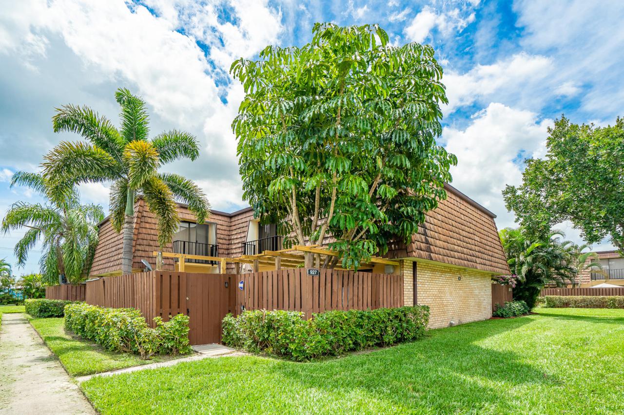 927 9th Lane - Photo 1