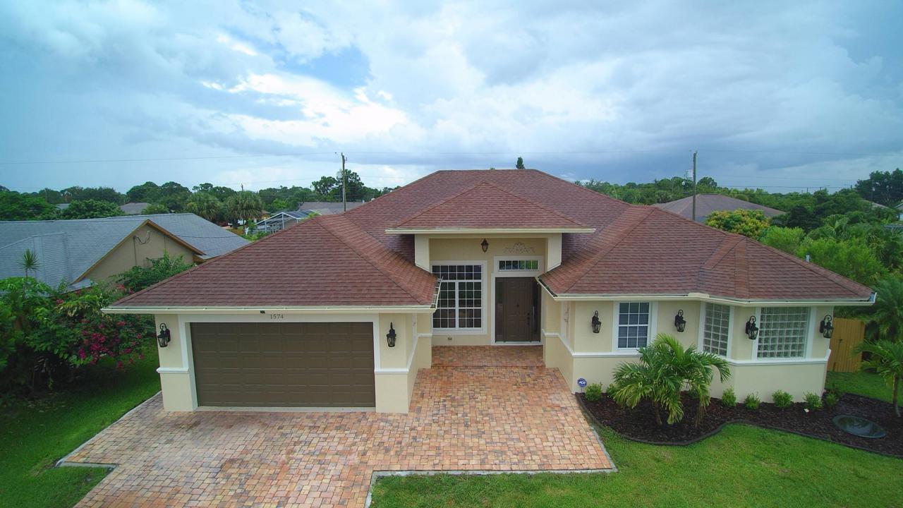 1574 Medley Lane - Photo 1