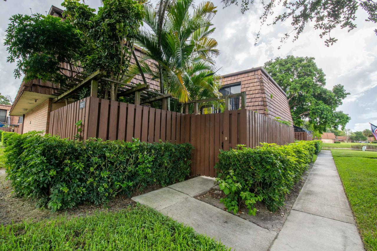 3027 30th Lane - Photo 1