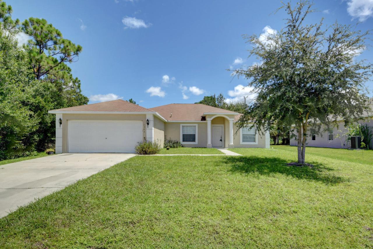 1373 Prairie Circle - Photo 1