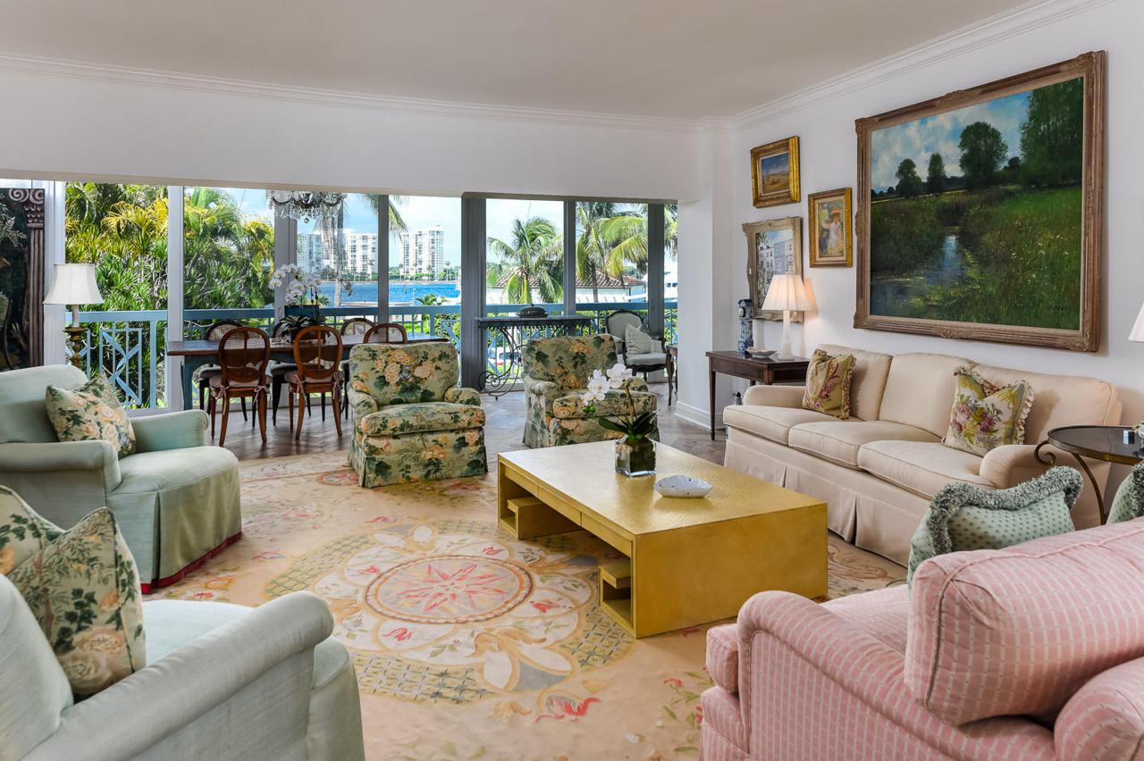 389 Lake Drive - Photo 1