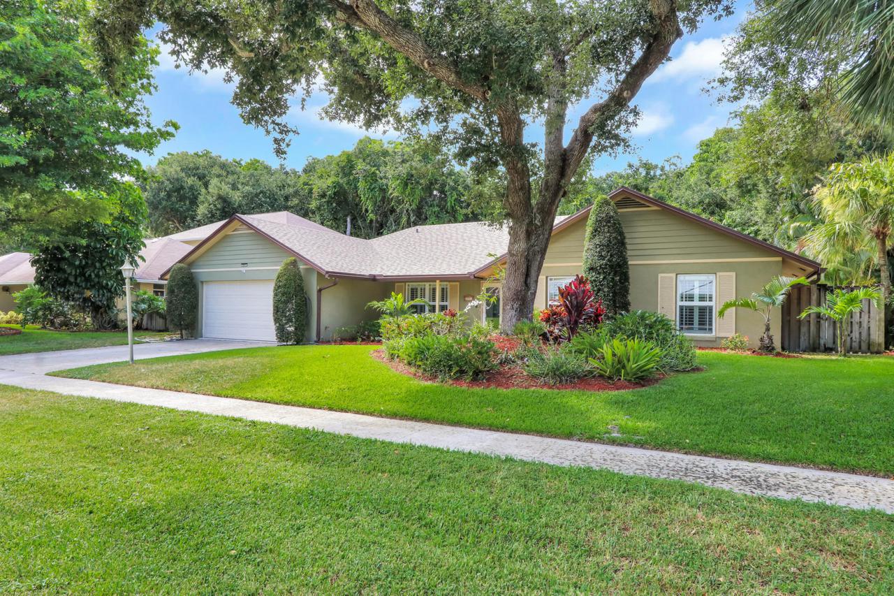 2551 Pepperwood Circle - Photo 1